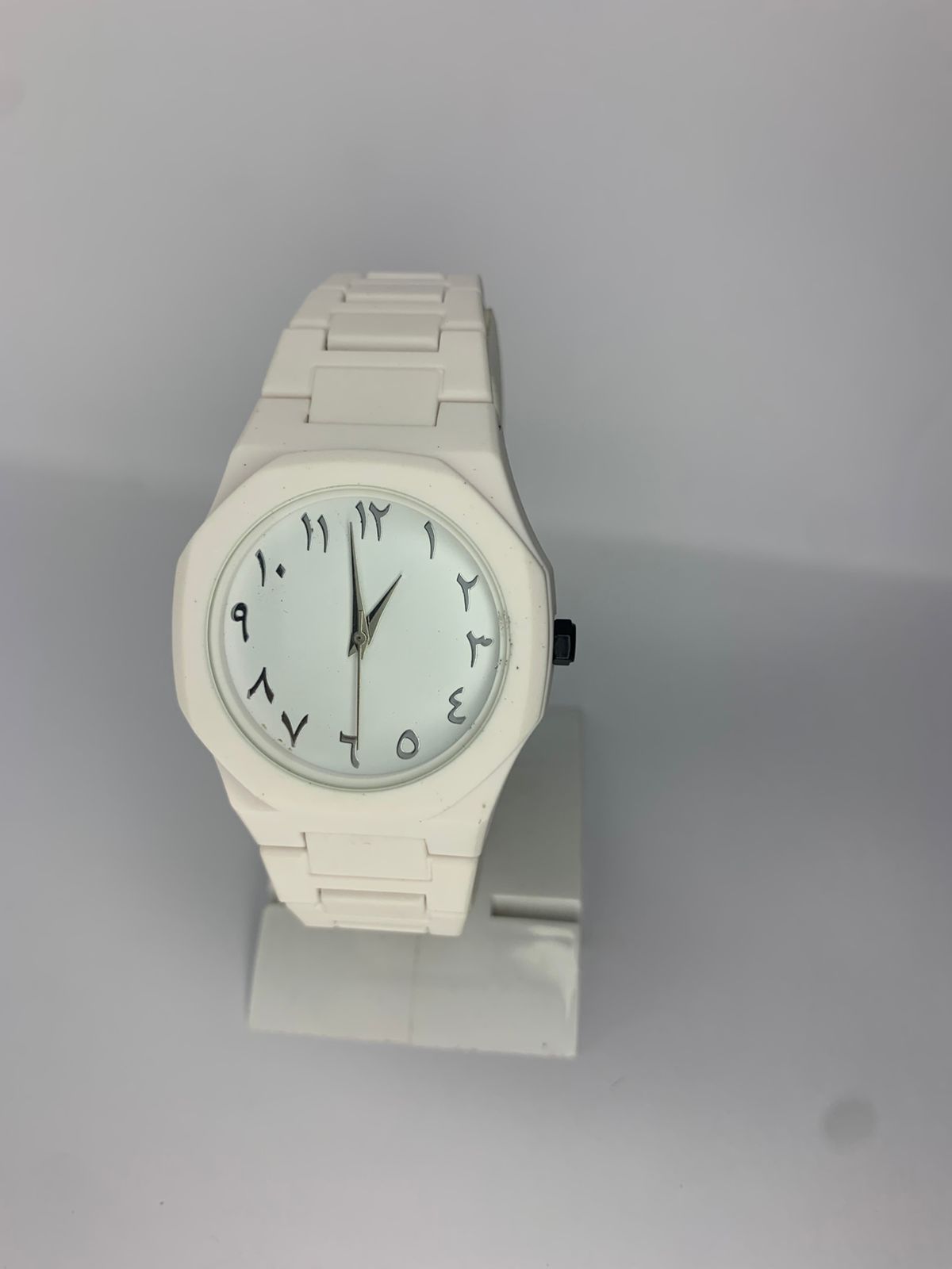 Elegant White Watch for Men – Arabic Numerals, Classic & Modern